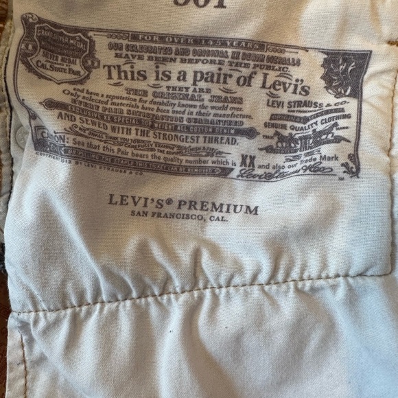 Levi’s 501 shorts.  Size 26 - Picture 4 of 6